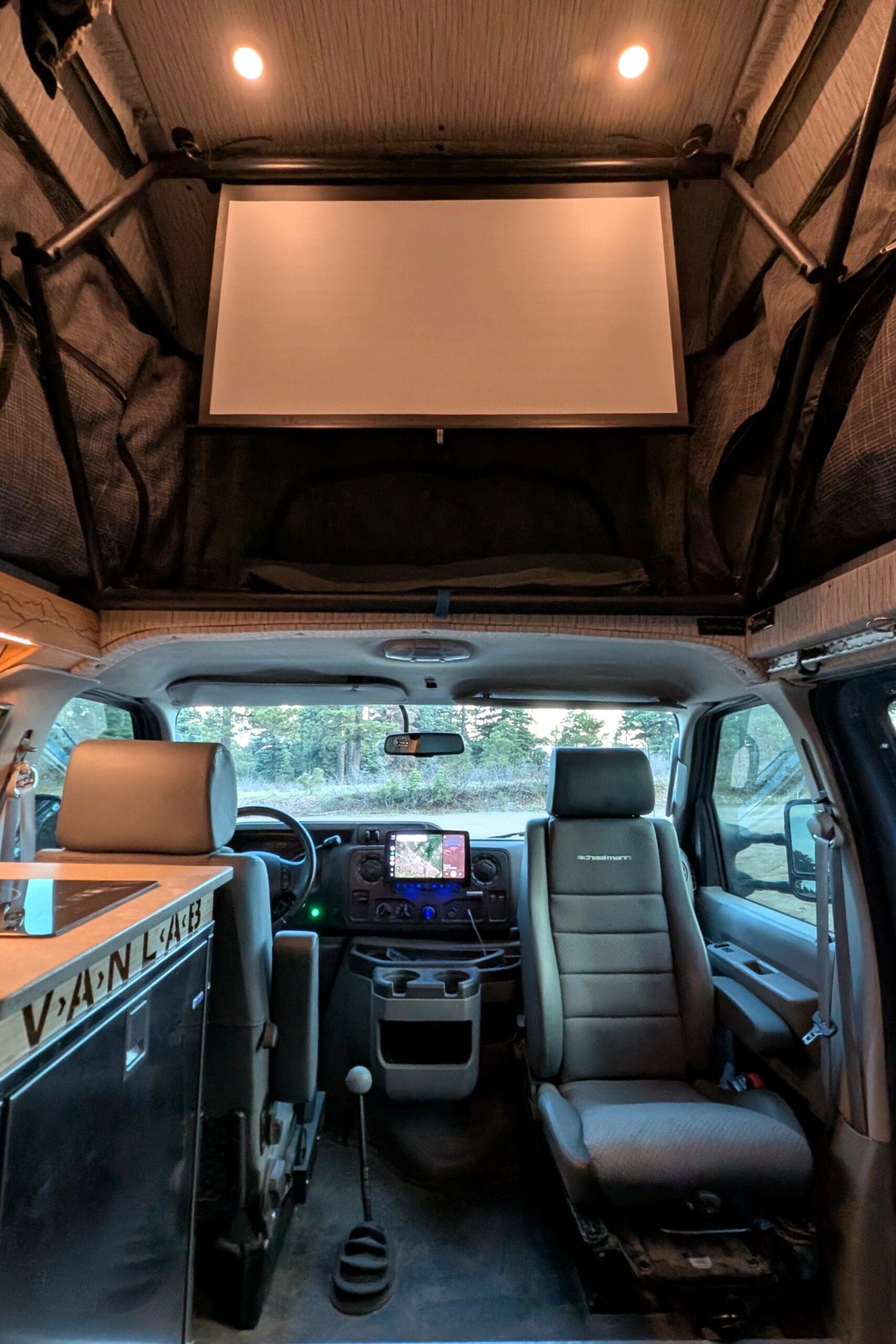 Ford E-350 4x4