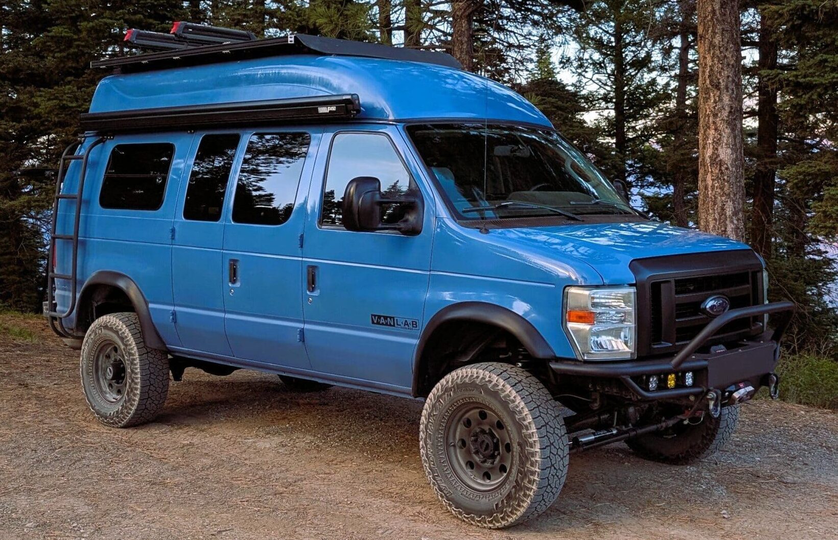 Ford E-350 4x4