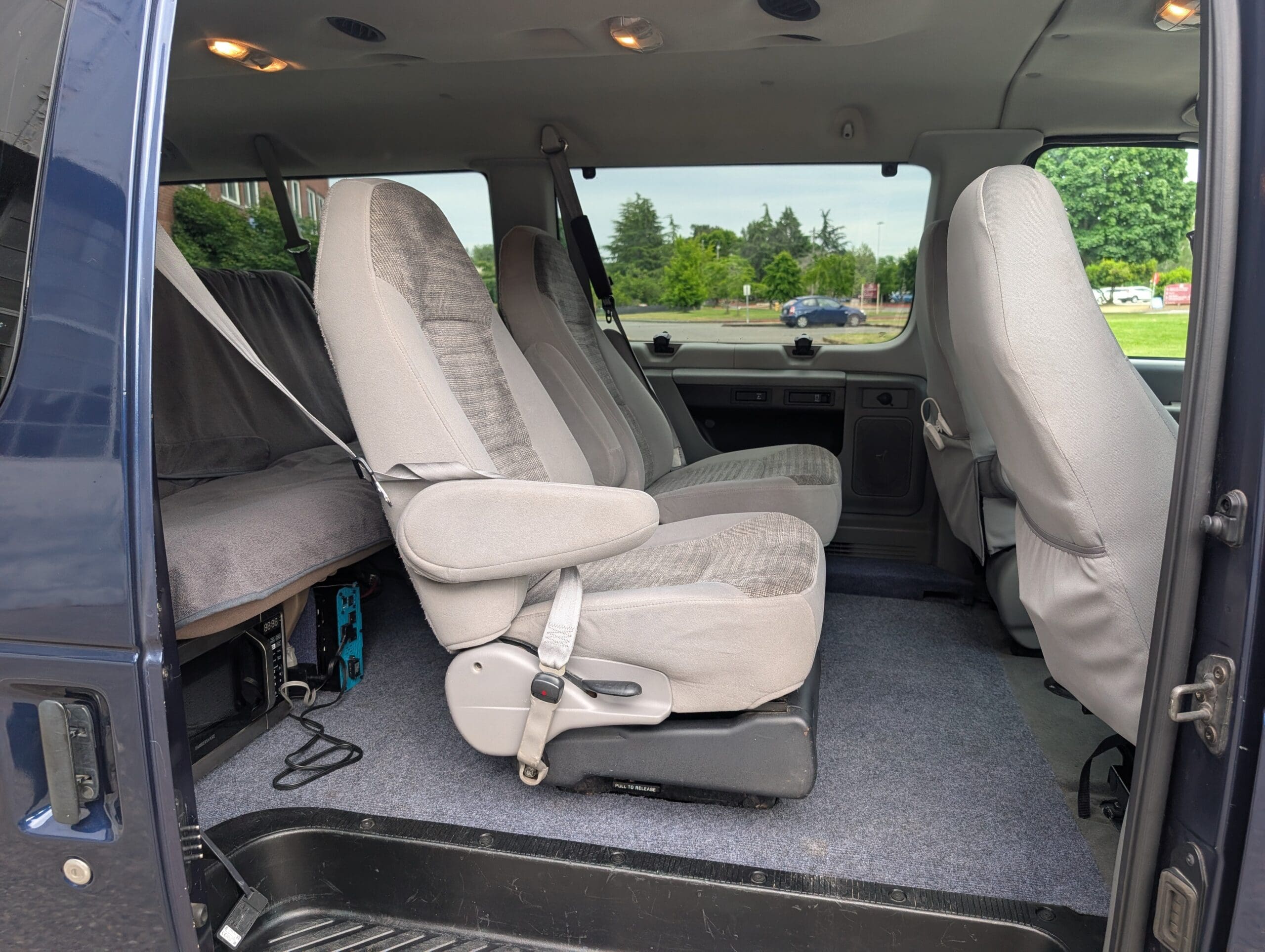 Ford E-350