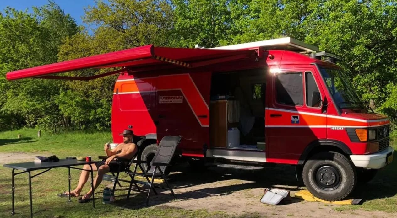 Mercedes overland camper 