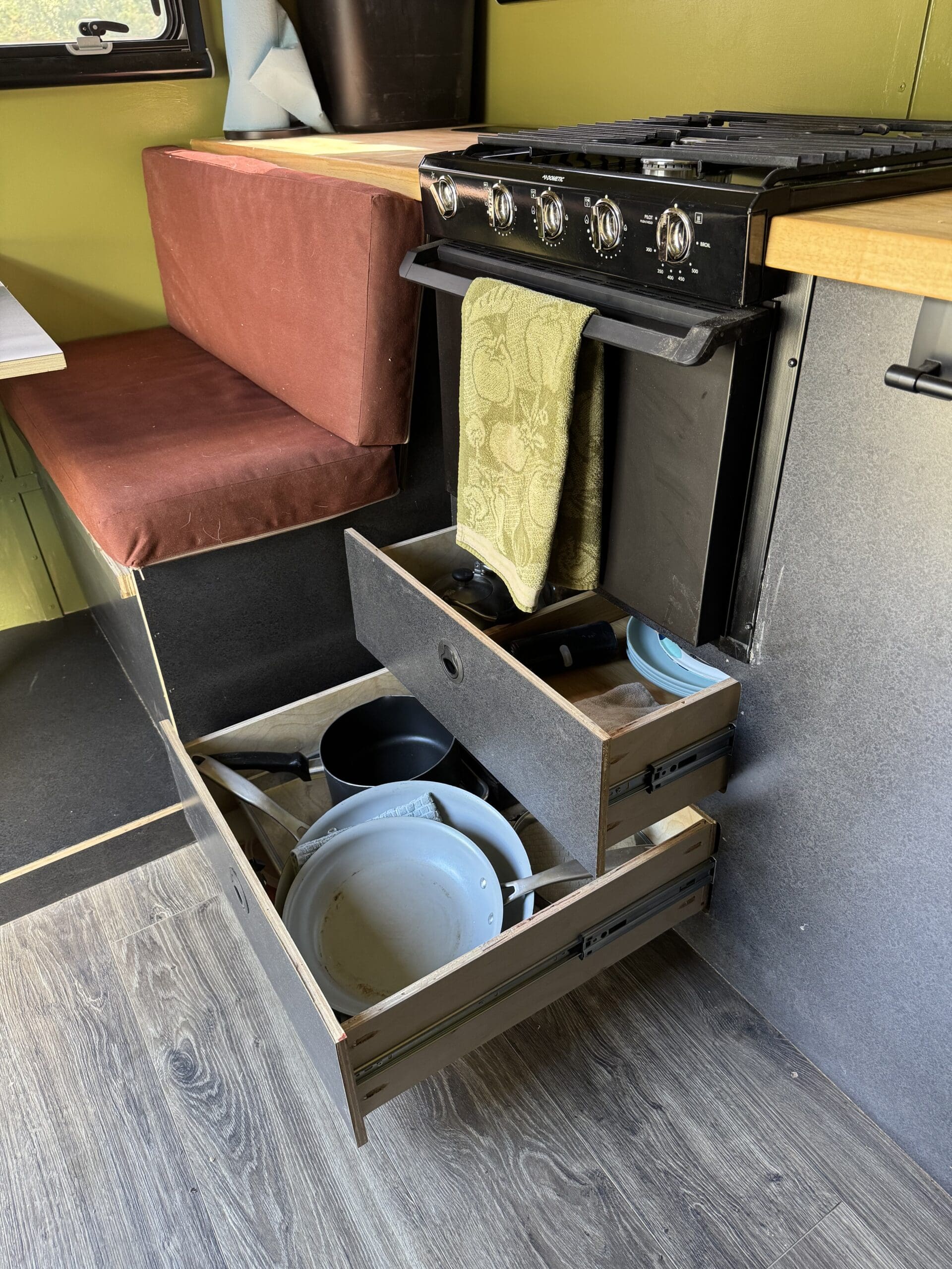 Flatbed camper