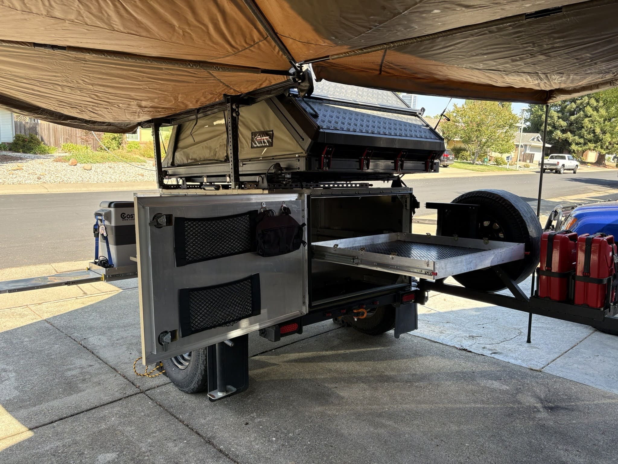 Custom overland caravan