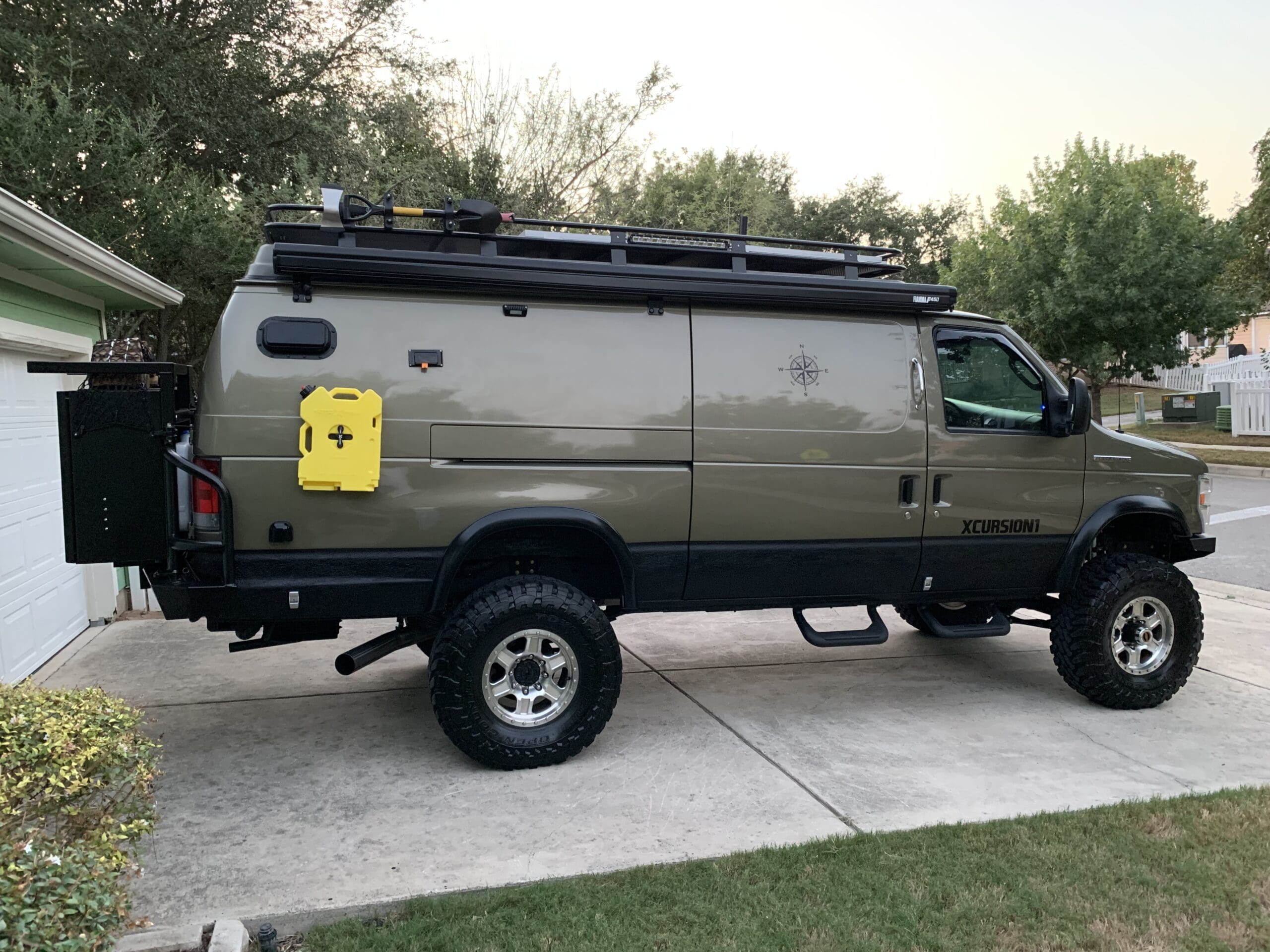 Ford E-350 4x4 camper