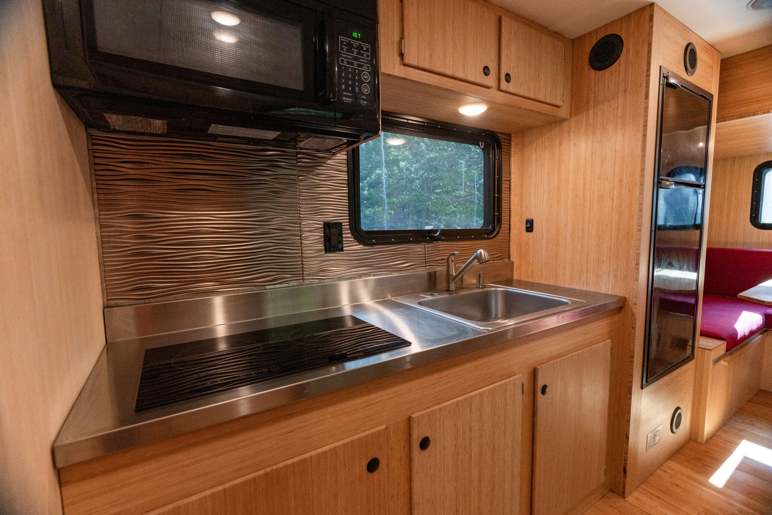 Expedition truck