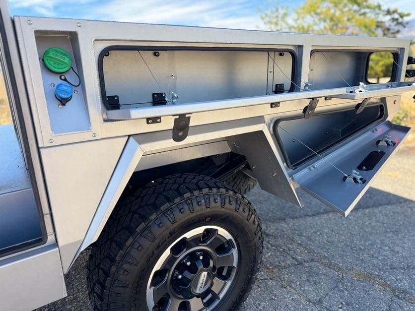 Ford F-350 Tremor camper 