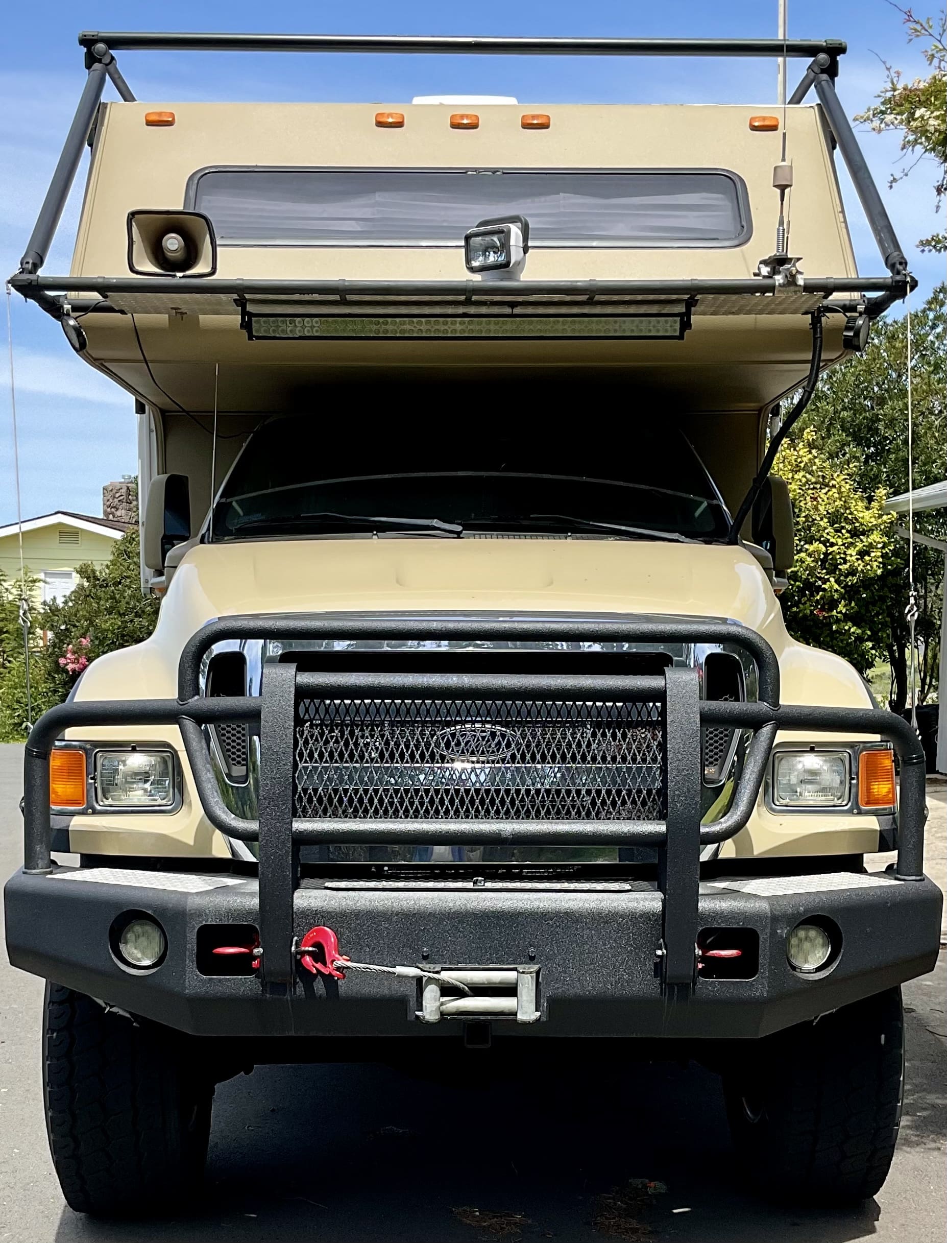 Ford F-750 overland