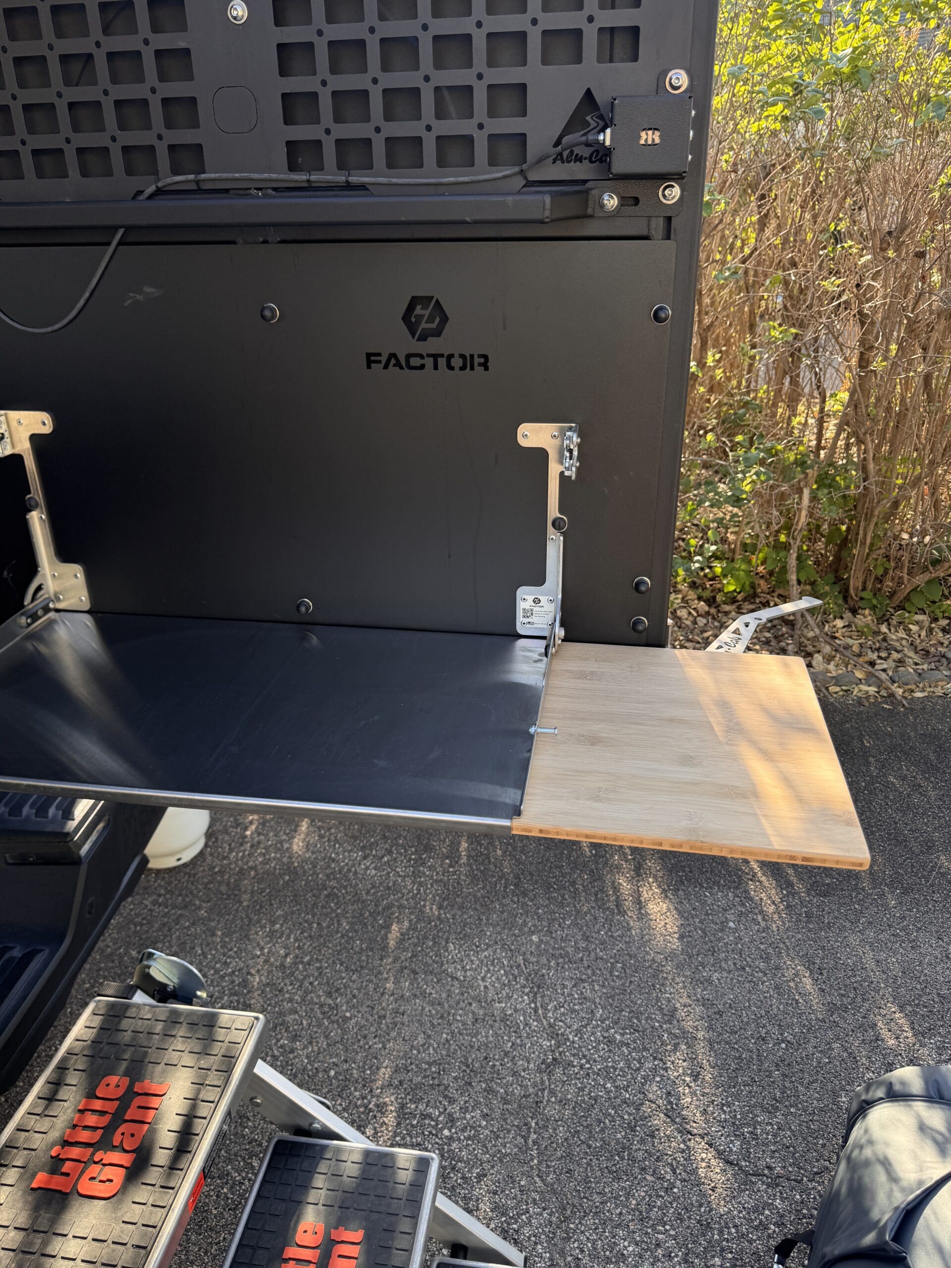 Alu-Cab camper