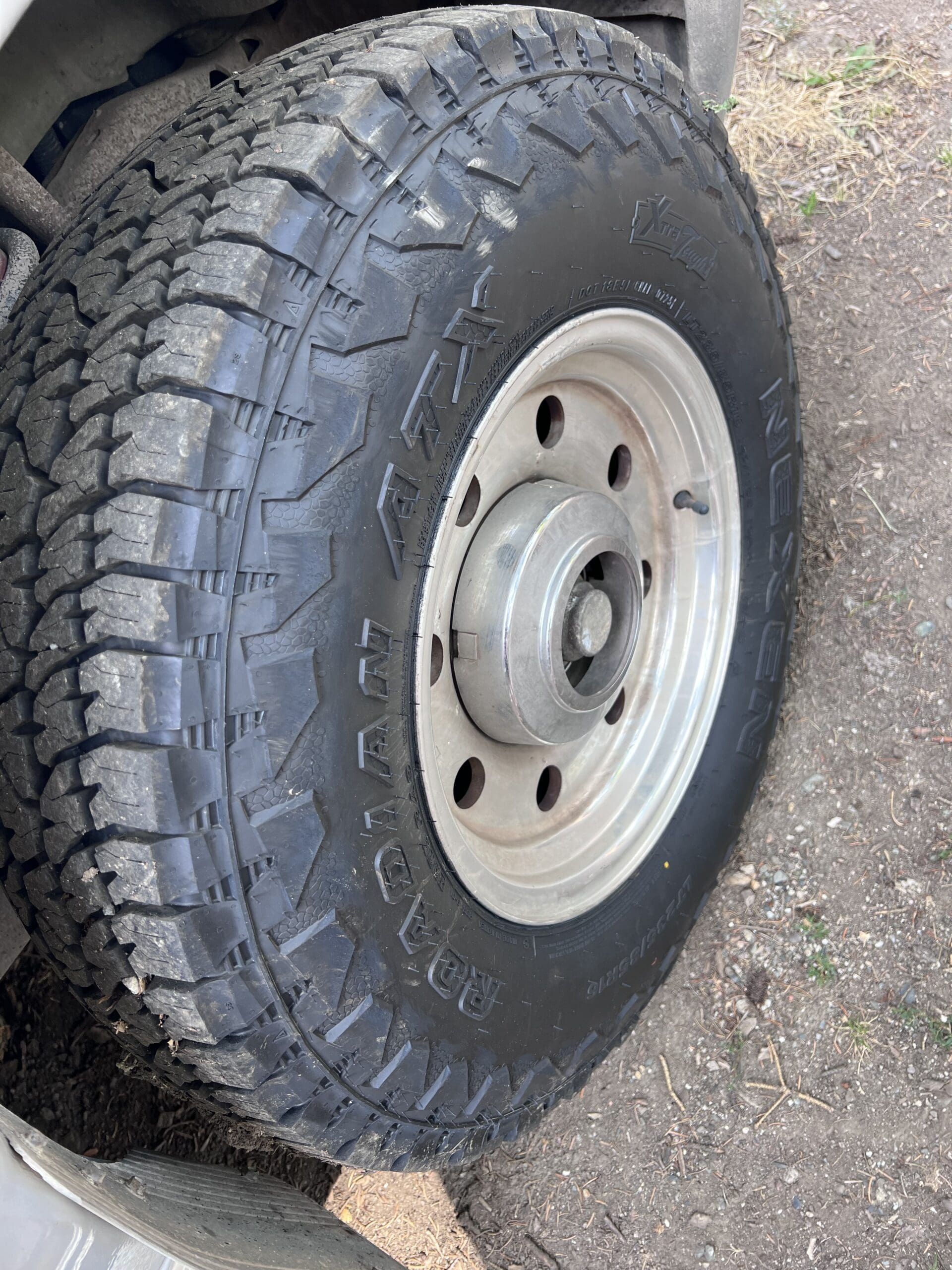 Ford E-350 tires