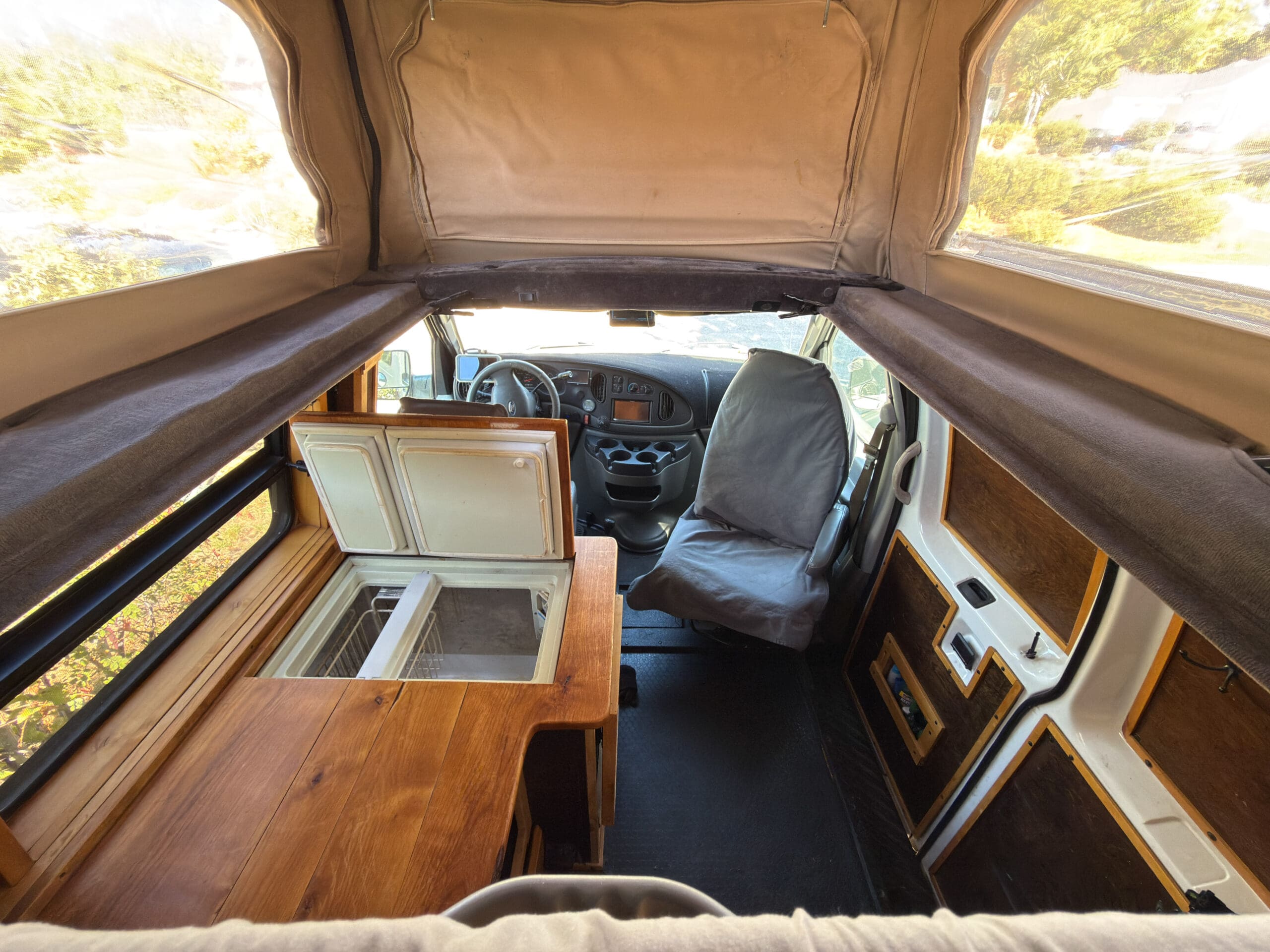 Ford E-350 4x4 