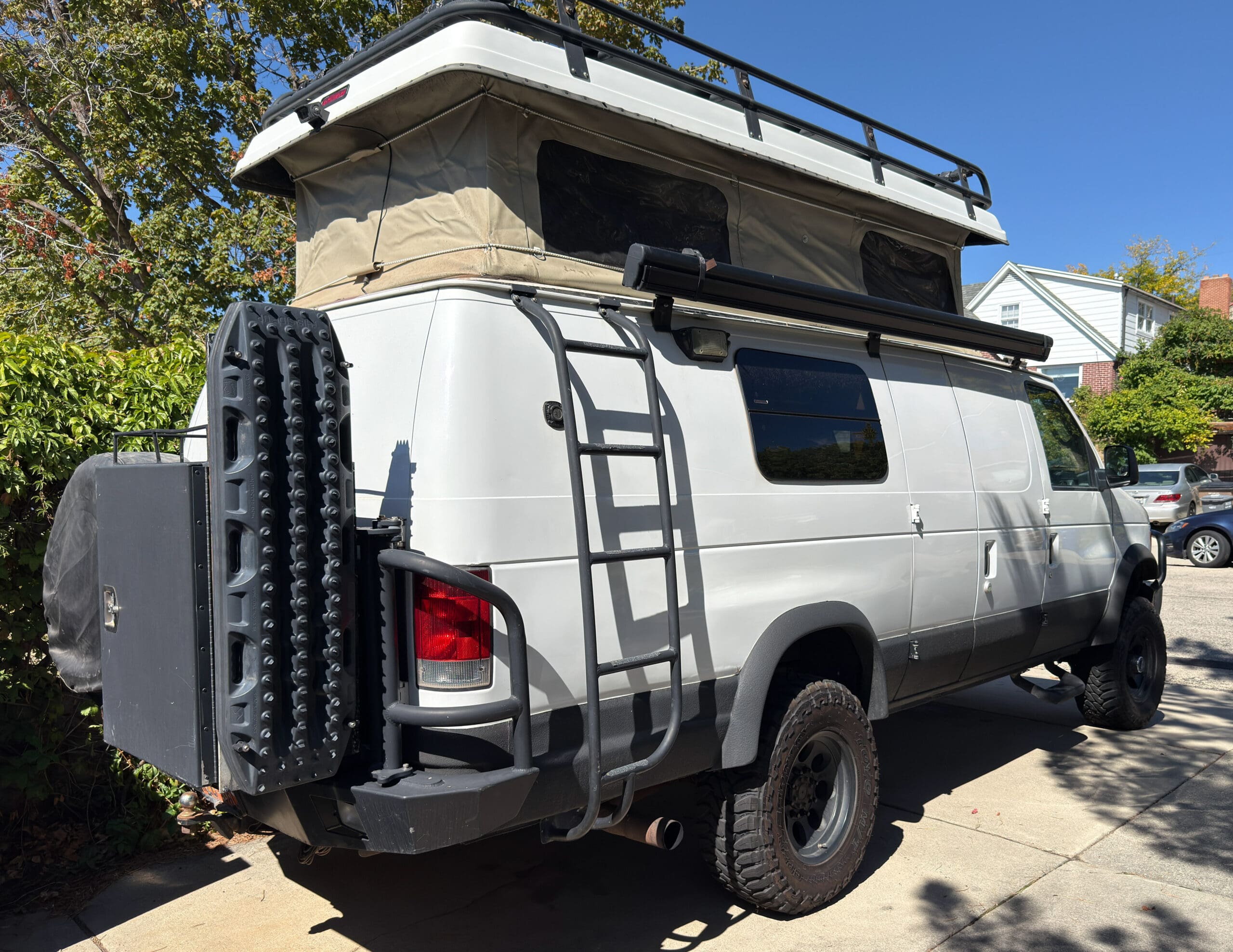 Ford E-350 4x4 